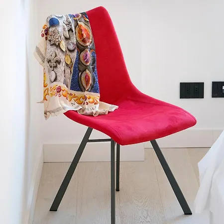 Live Apartment *